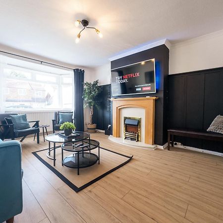 Rnm - Business Professionals Ready, Cost Effective For Large Stays! 3 Bedroom Lounge, Private Access & Entire Place, Kitchen & Washroom With Amenities, Smart Tv, Easy Access, Fast Wifi, Large Driveway, Great Transport Links, Near Worcester Hospital A ウスター エクステリア 写真
