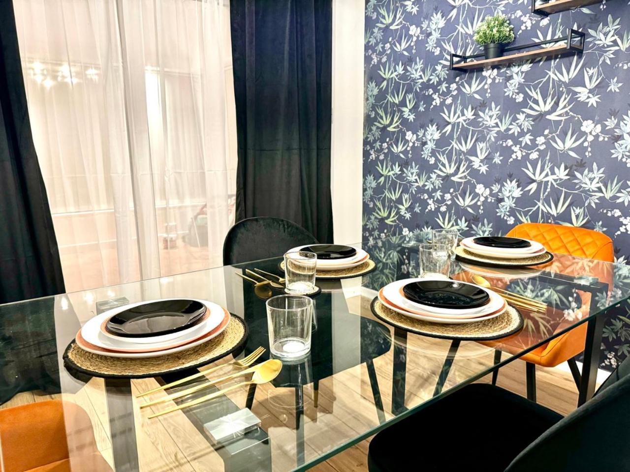 Rnm - Business Professionals Ready, Cost Effective For Large Stays! 3 Bedroom Lounge, Private Access & Entire Place, Kitchen & Washroom With Amenities, Smart Tv, Easy Access, Fast Wifi, Large Driveway, Great Transport Links, Near Worcester Hospital A ウスター エクステリア 写真