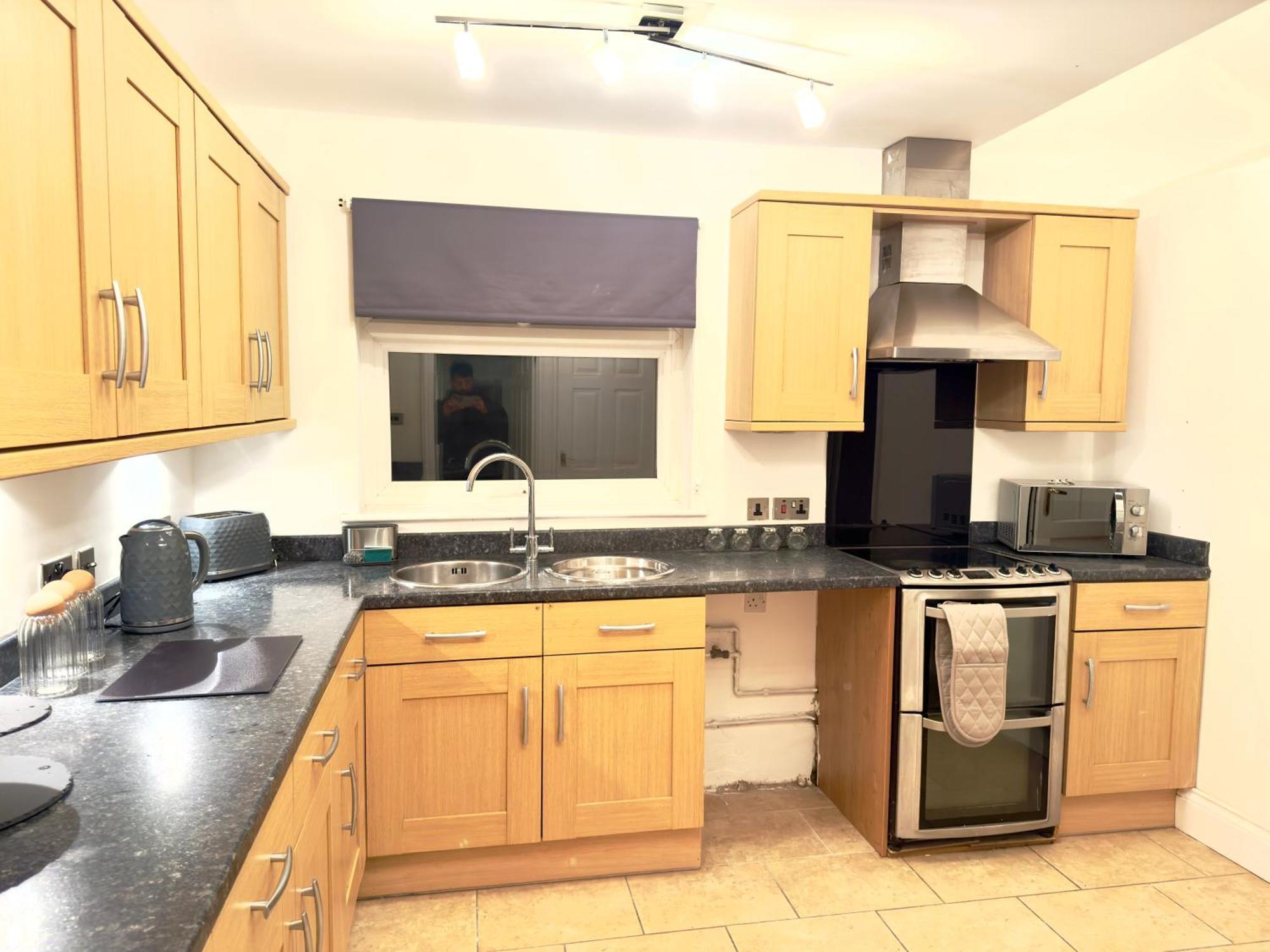 Rnm - Business Professionals Ready, Cost Effective For Large Stays! 3 Bedroom Lounge, Private Access & Entire Place, Kitchen & Washroom With Amenities, Smart Tv, Easy Access, Fast Wifi, Large Driveway, Great Transport Links, Near Worcester Hospital A ウスター エクステリア 写真