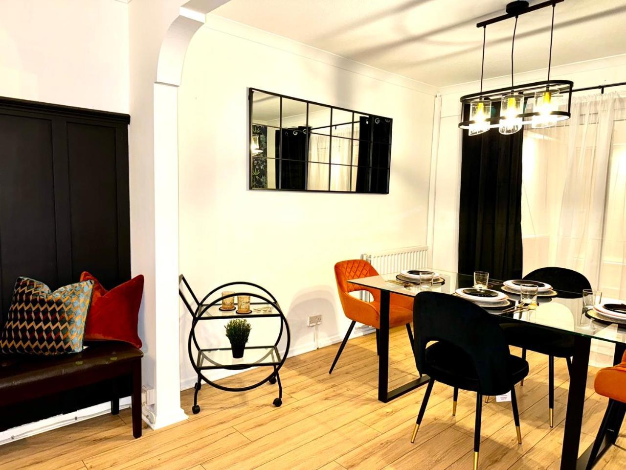 Rnm - Business Professionals Ready, Cost Effective For Large Stays! 3 Bedroom Lounge, Private Access & Entire Place, Kitchen & Washroom With Amenities, Smart Tv, Easy Access, Fast Wifi, Large Driveway, Great Transport Links, Near Worcester Hospital A ウスター エクステリア 写真