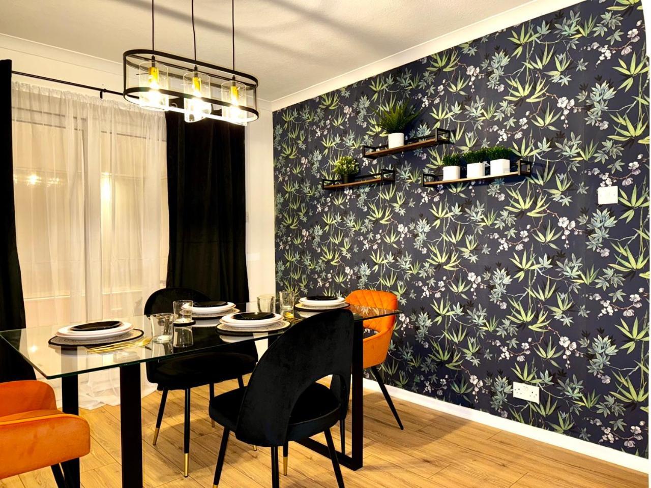 Rnm - Business Professionals Ready, Cost Effective For Large Stays! 3 Bedroom Lounge, Private Access & Entire Place, Kitchen & Washroom With Amenities, Smart Tv, Easy Access, Fast Wifi, Large Driveway, Great Transport Links, Near Worcester Hospital A ウスター エクステリア 写真