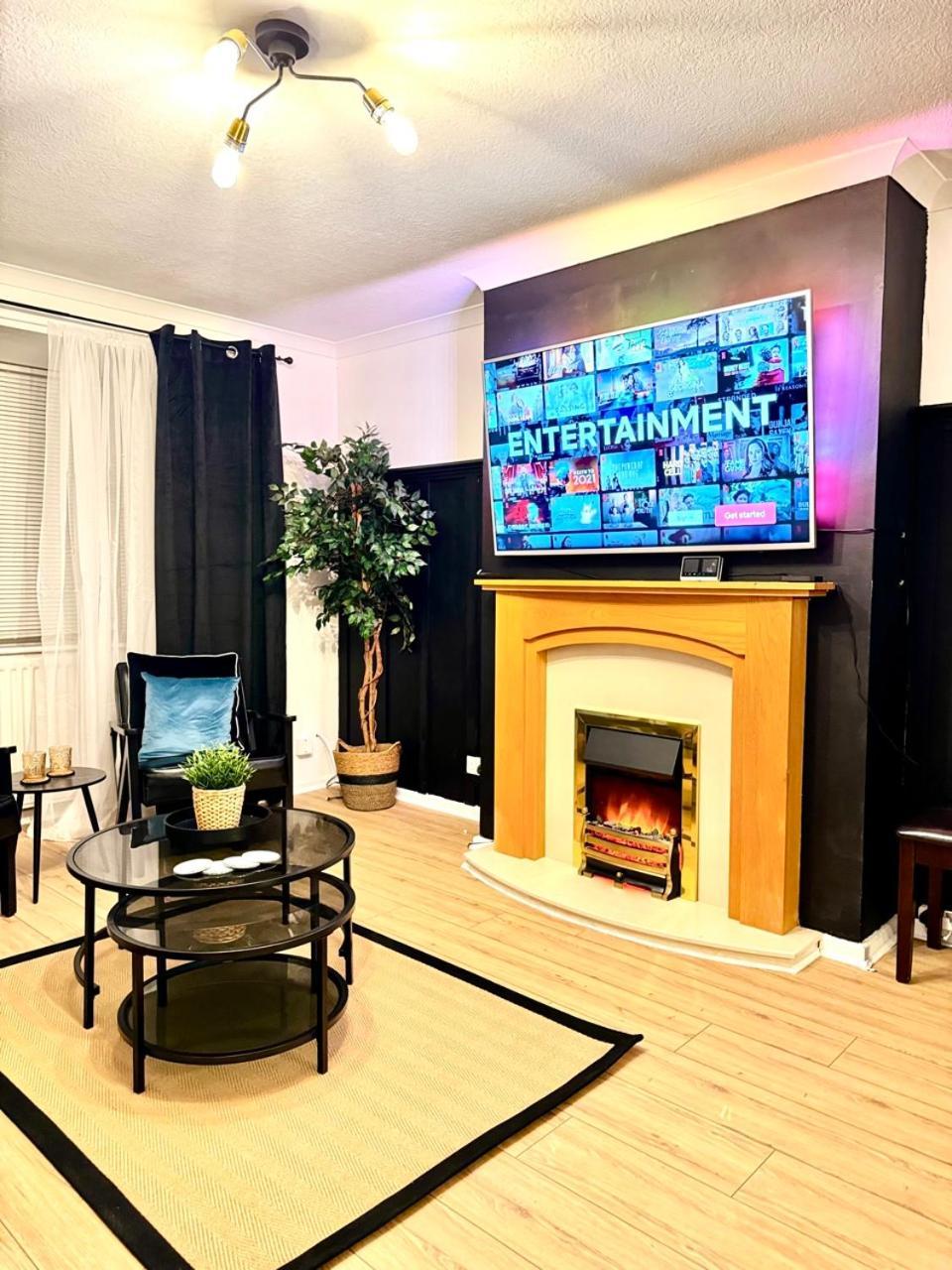 Rnm - Business Professionals Ready, Cost Effective For Large Stays! 3 Bedroom Lounge, Private Access & Entire Place, Kitchen & Washroom With Amenities, Smart Tv, Easy Access, Fast Wifi, Large Driveway, Great Transport Links, Near Worcester Hospital A ウスター エクステリア 写真