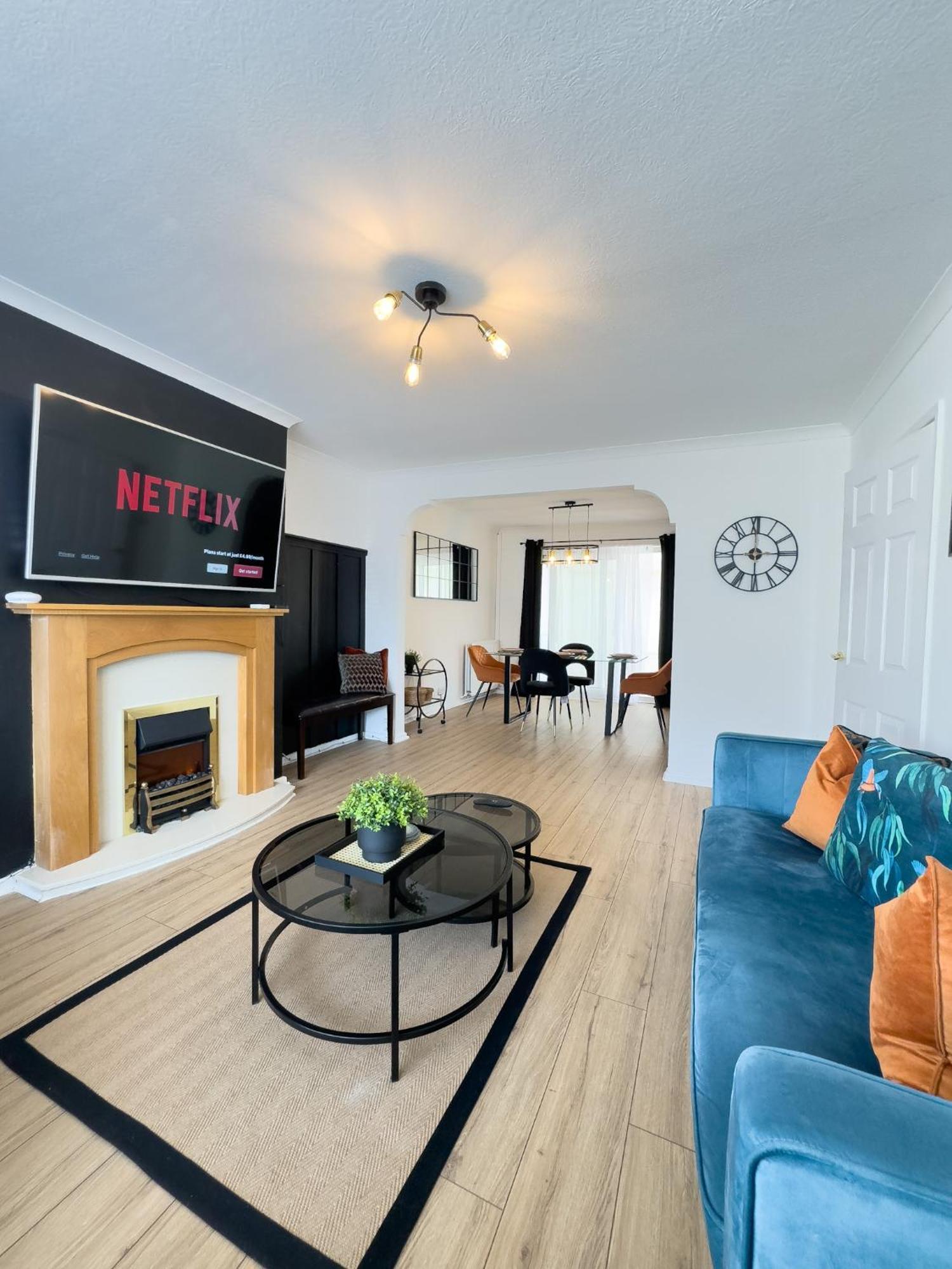 Rnm - Business Professionals Ready, Cost Effective For Large Stays! 3 Bedroom Lounge, Private Access & Entire Place, Kitchen & Washroom With Amenities, Smart Tv, Easy Access, Fast Wifi, Large Driveway, Great Transport Links, Near Worcester Hospital A ウスター エクステリア 写真