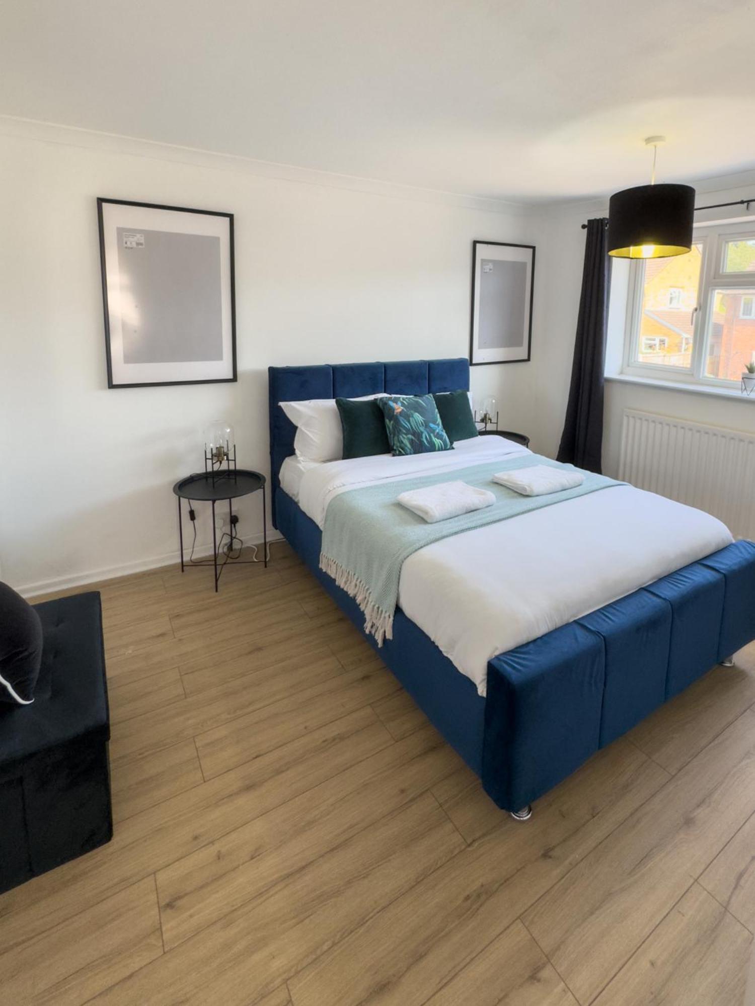 Rnm - Business Professionals Ready, Cost Effective For Large Stays! 3 Bedroom Lounge, Private Access & Entire Place, Kitchen & Washroom With Amenities, Smart Tv, Easy Access, Fast Wifi, Large Driveway, Great Transport Links, Near Worcester Hospital A ウスター エクステリア 写真